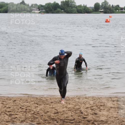 21.06.2025 - 27. Vierlanden-Triathlon MichiJ http://msf.ph/oto/8022784 15.06.2026 10:53:48 Schwimmen 650, 726 meine-sportfotos.de