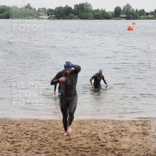 21.06.2025 - 27. Vierlanden-Triathlon MichiJ http://msf.ph/oto/8022797 15.06.2026 10:53:48 Schwimmen 650, 726 meine-sportfotos.de