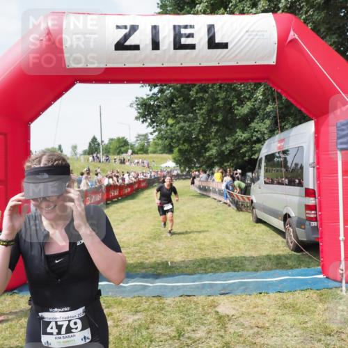 21.06.2025 - 27. Vierlanden-Triathlon MichiJ http://msf.ph/oto/8022798 15.06.2026 11:38:27 Ziel 417, 479, 499 meine-sportfotos.de