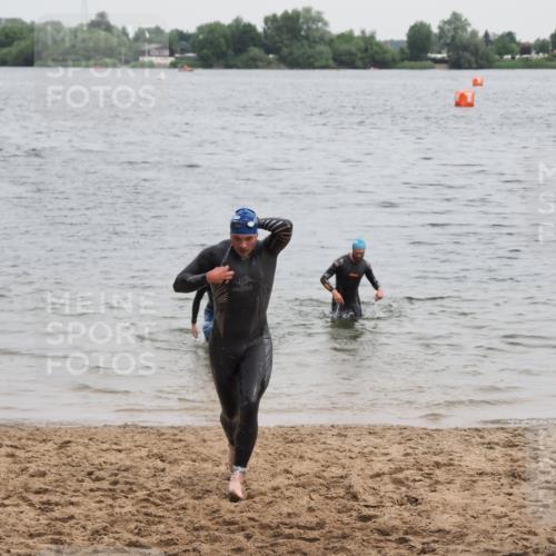 21.06.2025 - 27. Vierlanden-Triathlon MichiJ http://msf.ph/oto/8022799 15.06.2026 10:53:48 Schwimmen 650, 726 meine-sportfotos.de