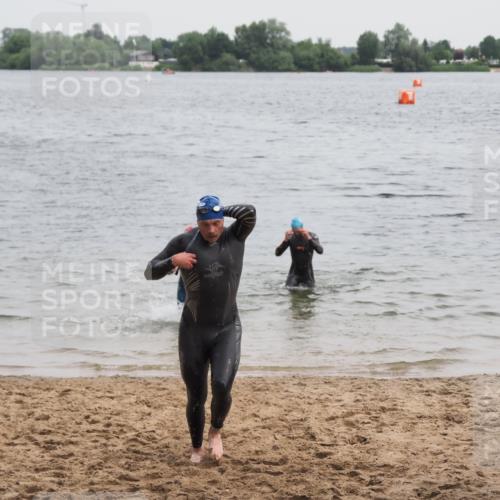 21.06.2025 - 27. Vierlanden-Triathlon MichiJ http://msf.ph/oto/8022820 15.06.2026 10:53:49 Schwimmen 650, 726 meine-sportfotos.de