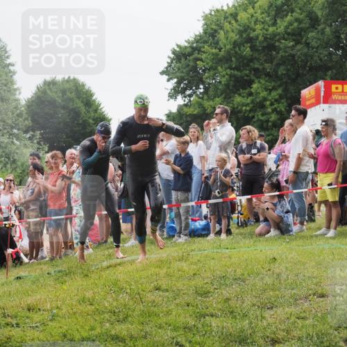 15.06.2025 - 27. Vierlanden-Triathlon KatJ http://msf.ph/oto/8022844 15.06.2025 10:55:35 Schwimmen 639, 656, 736, 740 meine-sportfotos.de
