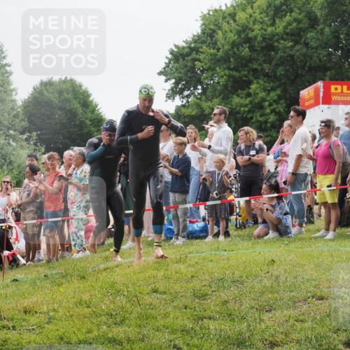 15.06.2025 - 27. Vierlanden-Triathlon KatJ http://msf.ph/oto/8022849 15.06.2025 10:55:35 Schwimmen 639, 656, 736, 740 meine-sportfotos.de