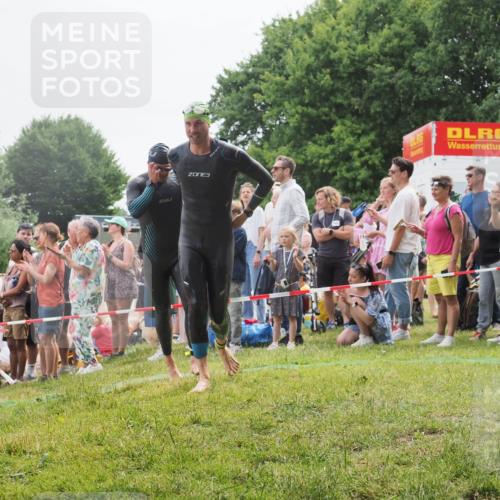 15.06.2025 - 27. Vierlanden-Triathlon KatJ http://msf.ph/oto/8022862 15.06.2025 10:55:35 Schwimmen 639, 656, 736, 740 meine-sportfotos.de