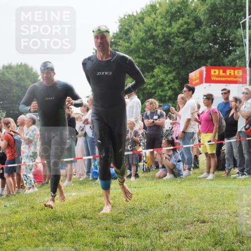 15.06.2025 - 27. Vierlanden-Triathlon KatJ http://msf.ph/oto/8022898 15.06.2025 10:55:36 Schwimmen 639, 656, 736, 740 meine-sportfotos.de
