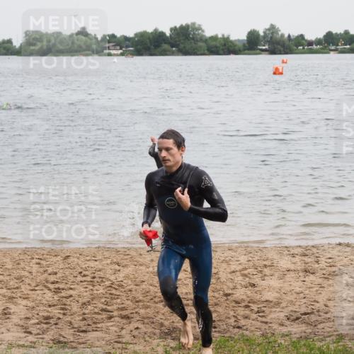 21.06.2025 - 27. Vierlanden-Triathlon MichiJ http://msf.ph/oto/8023096 15.06.2026 10:53:54 Schwimmen 650, 726, 757 meine-sportfotos.de