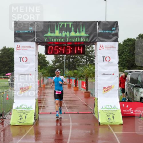 15.06.2025 - 7 Türme Triathlon Michael Strokosch http://msf.ph/oto/8023113 15.06.2025 15:43:14 Ziel  meine-sportfotos.de