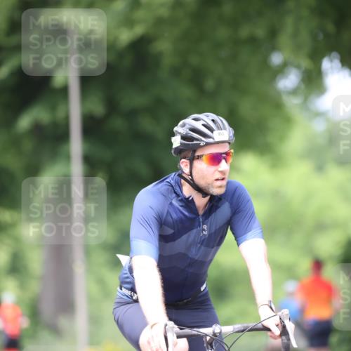 15.06.2025 - 7 Türme Triathlon Yannick Fuchs http://msf.ph/oto/8023127 15.06.2025 13:35:44 Radfahren 868, 953 meine-sportfotos.de