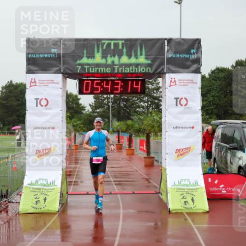 15.06.2025 - 7 Türme Triathlon Michael Strokosch http://msf.ph/oto/8023130 15.06.2025 15:43:14 Ziel  meine-sportfotos.de