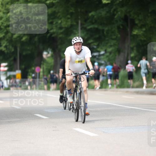 15.06.2025 - 7 Türme Triathlon Yannick Fuchs http://msf.ph/oto/8023142 15.06.2025 13:35:46 Radfahren 868, 953 meine-sportfotos.de