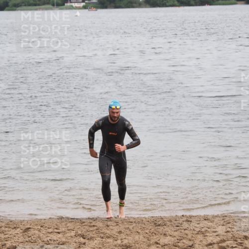 21.06.2025 - 27. Vierlanden-Triathlon MichiJ http://msf.ph/oto/8023182 15.06.2026 10:53:56 Schwimmen 650, 726, 757 meine-sportfotos.de