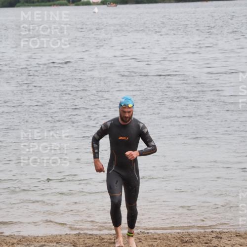 21.06.2025 - 27. Vierlanden-Triathlon MichiJ http://msf.ph/oto/8023200 15.06.2026 10:53:57 Schwimmen 650, 726, 757 meine-sportfotos.de