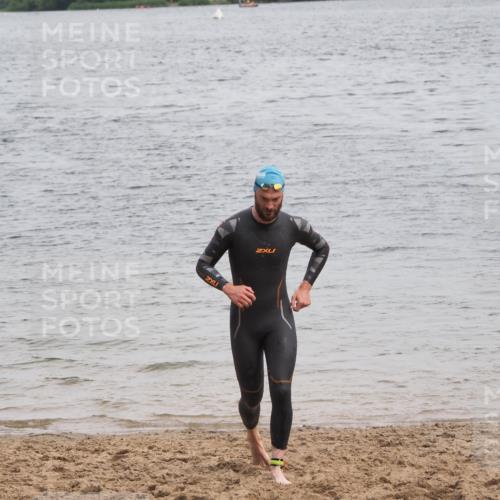 21.06.2025 - 27. Vierlanden-Triathlon MichiJ http://msf.ph/oto/8023211 15.06.2026 10:53:57 Schwimmen 650, 726, 757 meine-sportfotos.de