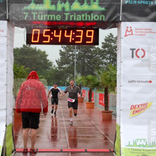 15.06.2025 - 7 Türme Triathlon Michael Strokosch http://msf.ph/oto/8023269 15.06.2025 15:44:39 Ziel 274, 296 meine-sportfotos.de
