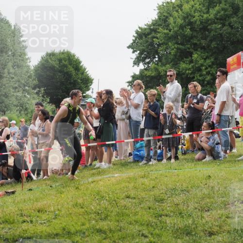 15.06.2025 - 27. Vierlanden-Triathlon KatJ http://msf.ph/oto/8023290 15.06.2025 10:56:14 Schwimmen 702, 716, 733 meine-sportfotos.de