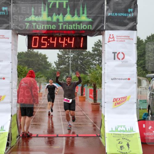 15.06.2025 - 7 Türme Triathlon Michael Strokosch http://msf.ph/oto/8023316 15.06.2025 15:44:40 Ziel 274, 296 meine-sportfotos.de