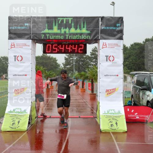 15.06.2025 - 7 Türme Triathlon Michael Strokosch http://msf.ph/oto/8023357 15.06.2025 15:44:42 Ziel 274, 296 meine-sportfotos.de