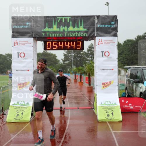 15.06.2025 - 7 Türme Triathlon Michael Strokosch http://msf.ph/oto/8023389 15.06.2025 15:44:43 Ziel 274, 296 meine-sportfotos.de