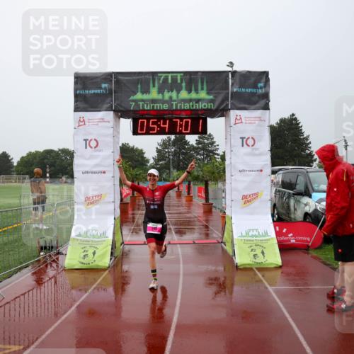 15.06.2025 - 7 Türme Triathlon Michael Strokosch http://msf.ph/oto/8023513 15.06.2025 15:47:01 Ziel 243 meine-sportfotos.de
