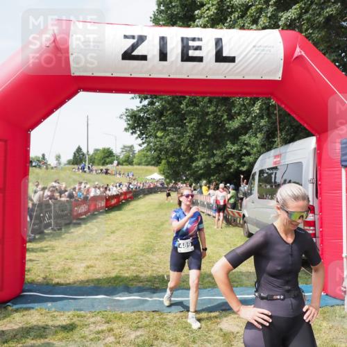 21.06.2025 - 27. Vierlanden-Triathlon MichiJ http://msf.ph/oto/8023537 15.06.2026 11:39:18 Ziel 489, 536 meine-sportfotos.de