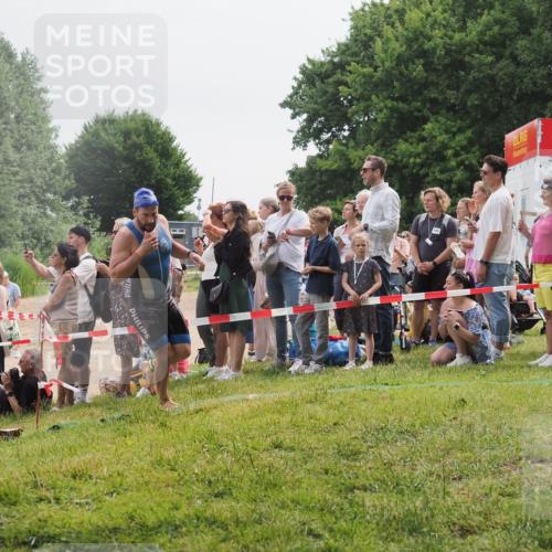 15.06.2025 - 27. Vierlanden-Triathlon KatJ http://msf.ph/oto/8023549 15.06.2025 10:56:42 Schwimmen 685, 691, 764, 771 meine-sportfotos.de