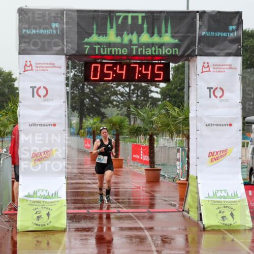 15.06.2025 - 7 Türme Triathlon Michael Strokosch http://msf.ph/oto/8023564 15.06.2025 15:47:45 Ziel 512 meine-sportfotos.de