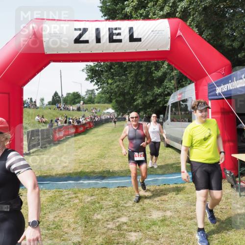 21.06.2025 - 27. Vierlanden-Triathlon MichiJ http://msf.ph/oto/8023585 15.06.2026 11:46:37 Ziel 174, 515, 620 meine-sportfotos.de