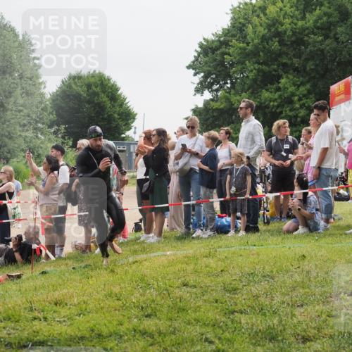 15.06.2025 - 27. Vierlanden-Triathlon KatJ http://msf.ph/oto/8023600 15.06.2025 10:56:49 Schwimmen 642, 651, 685, 691, 755 meine-sportfotos.de