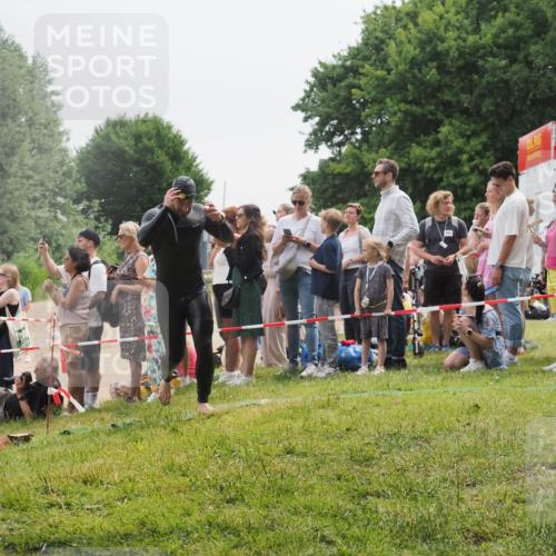 15.06.2025 - 27. Vierlanden-Triathlon KatJ http://msf.ph/oto/8023620 15.06.2025 10:56:49 Schwimmen 642, 651, 685, 691, 755 meine-sportfotos.de