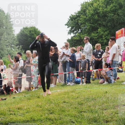 15.06.2025 - 27. Vierlanden-Triathlon KatJ http://msf.ph/oto/8023640 15.06.2025 10:56:49 Schwimmen 642, 651, 685, 691, 755 meine-sportfotos.de