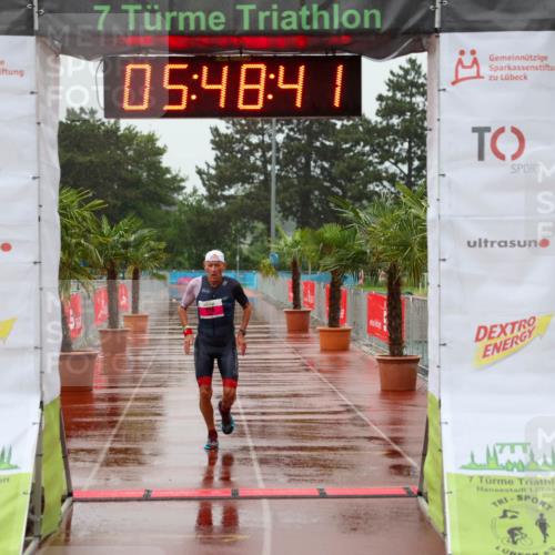 15.06.2025 - 7 Türme Triathlon Michael Strokosch http://msf.ph/oto/8023685 15.06.2025 15:48:41 Ziel 216 meine-sportfotos.de