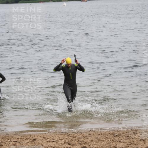 21.06.2025 - 27. Vierlanden-Triathlon MichiJ http://msf.ph/oto/8023698 15.06.2026 10:54:51 Schwimmen 677, 713, 761 meine-sportfotos.de