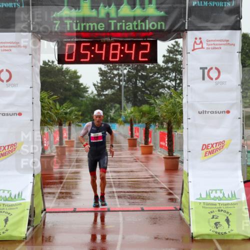 15.06.2025 - 7 Türme Triathlon Michael Strokosch http://msf.ph/oto/8023701 15.06.2025 15:48:42 Ziel 216 meine-sportfotos.de