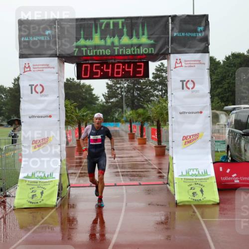 15.06.2025 - 7 Türme Triathlon Michael Strokosch http://msf.ph/oto/8023722 15.06.2025 15:48:43 Ziel 216 meine-sportfotos.de