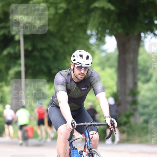 15.06.2025 - 7 Türme Triathlon Yannick Fuchs http://msf.ph/oto/8023751 15.06.2025 13:36:30 Radfahren 264, 424, 503 meine-sportfotos.de