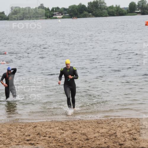 21.06.2025 - 27. Vierlanden-Triathlon MichiJ http://msf.ph/oto/8023762 15.06.2026 10:54:52 Schwimmen 677, 713, 744, 761 meine-sportfotos.de