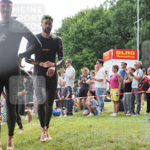 15.06.2025 - 27. Vierlanden-Triathlon KatJ http://msf.ph/oto/8023765 15.06.2025 10:56:55 Schwimmen 642, 651, 688, 691, 755 meine-sportfotos.de