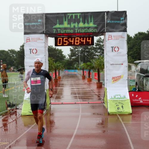 15.06.2025 - 7 Türme Triathlon Michael Strokosch http://msf.ph/oto/8023781 15.06.2025 15:48:44 Ziel 216 meine-sportfotos.de