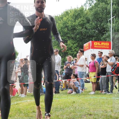 15.06.2025 - 27. Vierlanden-Triathlon KatJ http://msf.ph/oto/8023792 15.06.2025 10:56:55 Schwimmen 642, 651, 688, 691, 755 meine-sportfotos.de