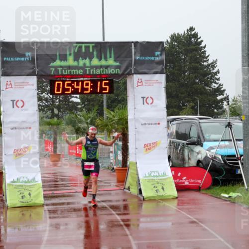 15.06.2025 - 7 Türme Triathlon Michael Strokosch http://msf.ph/oto/8023811 15.06.2025 15:49:15 Ziel  meine-sportfotos.de