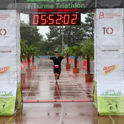 15.06.2025 - 7 Türme Triathlon Michael Strokosch http://msf.ph/oto/8023858 15.06.2025 15:52:02 Ziel 338 meine-sportfotos.de