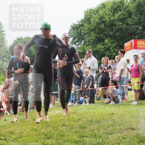 15.06.2025 - 27. Vierlanden-Triathlon KatJ http://msf.ph/oto/8023920 15.06.2025 10:57:04 Schwimmen 654, 688, 711, 718, 755 meine-sportfotos.de