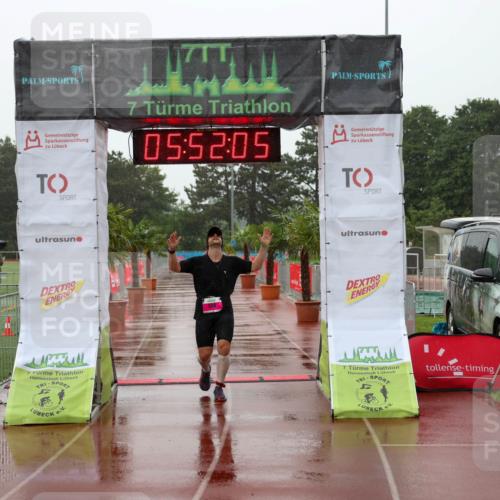 15.06.2025 - 7 Türme Triathlon Michael Strokosch http://msf.ph/oto/8023939 15.06.2025 15:52:05 Ziel 338 meine-sportfotos.de