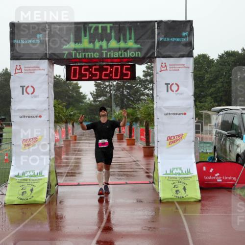 15.06.2025 - 7 Türme Triathlon Michael Strokosch http://msf.ph/oto/8023946 15.06.2025 15:52:05 Ziel 338 meine-sportfotos.de