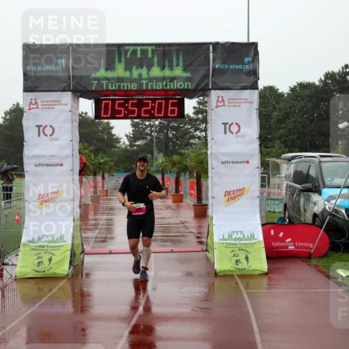 15.06.2025 - 7 Türme Triathlon Michael Strokosch http://msf.ph/oto/8023967 15.06.2025 15:52:06 Ziel 338 meine-sportfotos.de
