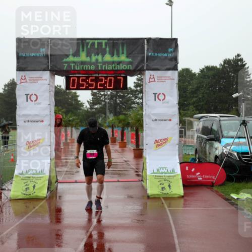 15.06.2025 - 7 Türme Triathlon Michael Strokosch http://msf.ph/oto/8023974 15.06.2025 15:52:06 Ziel 338 meine-sportfotos.de