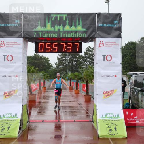 15.06.2025 - 7 Türme Triathlon Michael Strokosch http://msf.ph/oto/8024001 15.06.2025 15:57:36 Ziel 326 meine-sportfotos.de