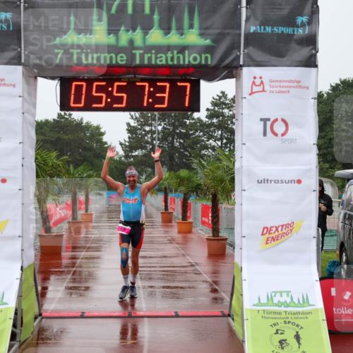 15.06.2025 - 7 Türme Triathlon Michael Strokosch http://msf.ph/oto/8024009 15.06.2025 15:57:37 Ziel 326 meine-sportfotos.de