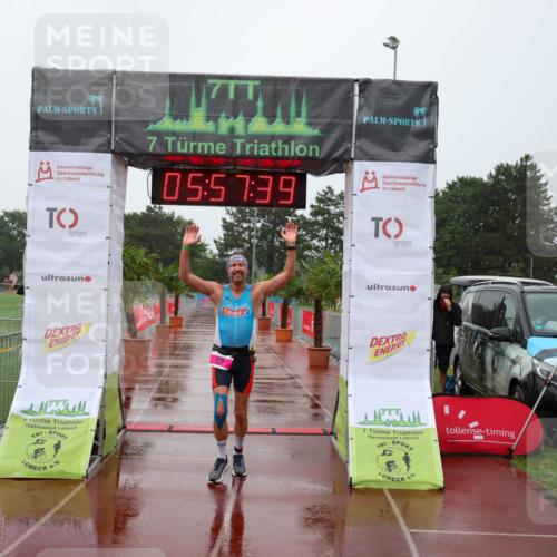 15.06.2025 - 7 Türme Triathlon Michael Strokosch http://msf.ph/oto/8024027 15.06.2025 15:57:39 Ziel 326 meine-sportfotos.de