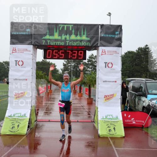 15.06.2025 - 7 Türme Triathlon Michael Strokosch http://msf.ph/oto/8024030 15.06.2025 15:57:39 Ziel 326 meine-sportfotos.de